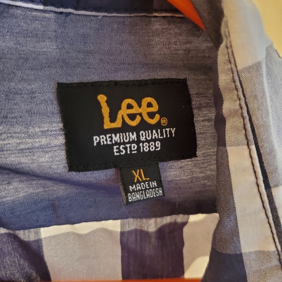 Button up - Picture 2 of 2